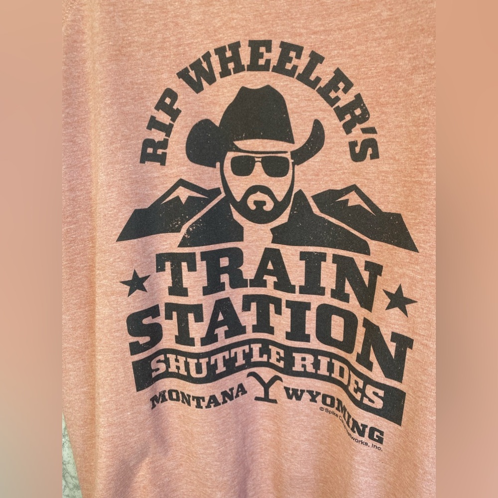 Yellowstone 💛Sweater - Picture 2 of 5